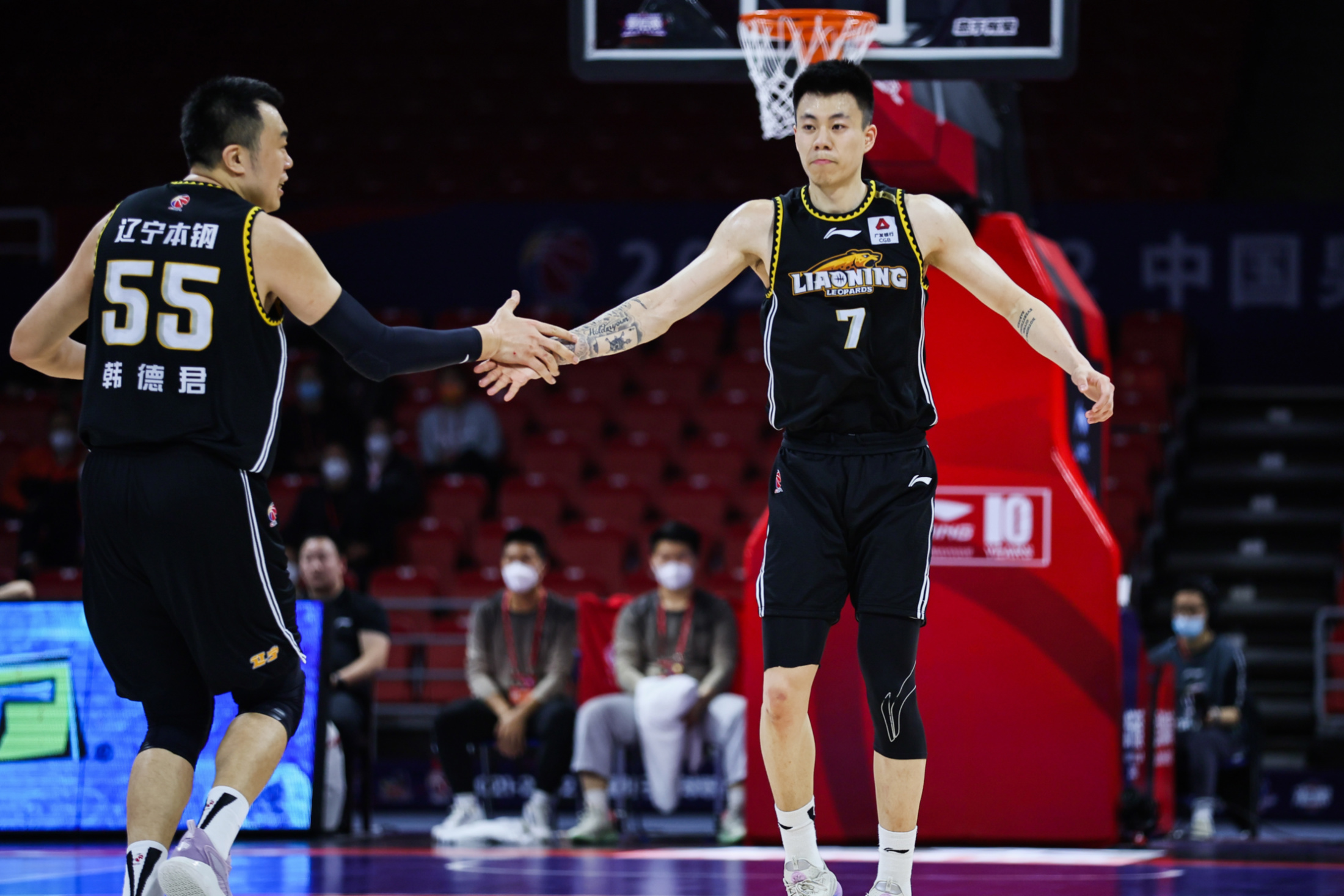 详细阅读:开云体育app下载关于这也行?加时末段广厦男篮调整名单以备亚冠关键时刻莱比锡备战NBA季后赛,辽宁本钢更衣室发声备战荷甲的信息 开云体育app下载关于这也行?加时末段广厦男篮调整名单以备亚冠关键时刻莱比锡备战NBA季后赛,辽宁本钢更衣室发声备战荷甲的信息